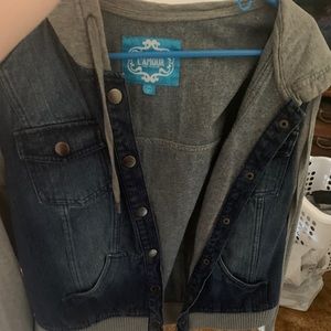 Jean jacket with gray hood and sleeves
